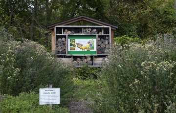 Een groot insectenhotel